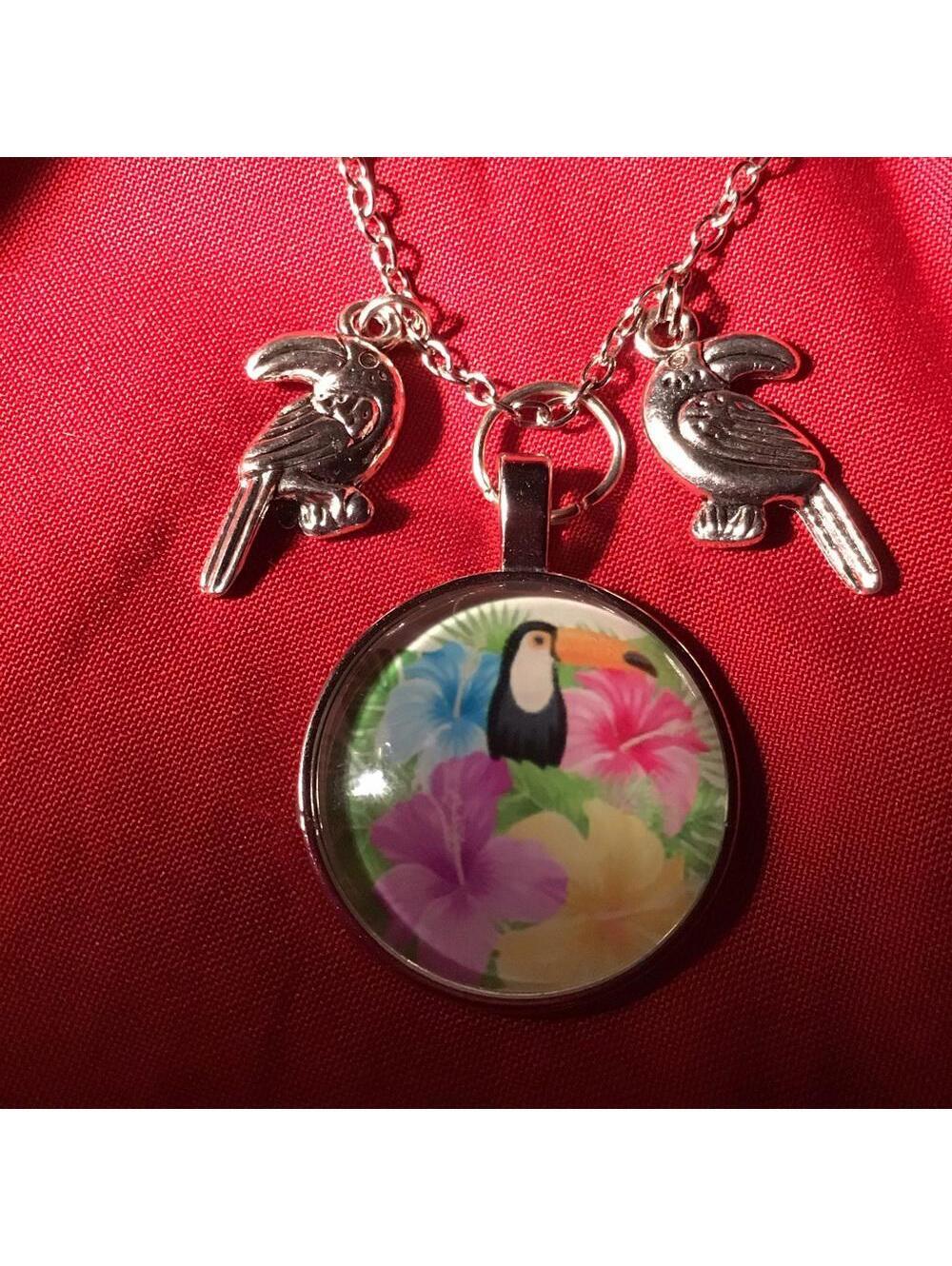 20.5” Jungle Toucan Necklace - Picture 1 of 2